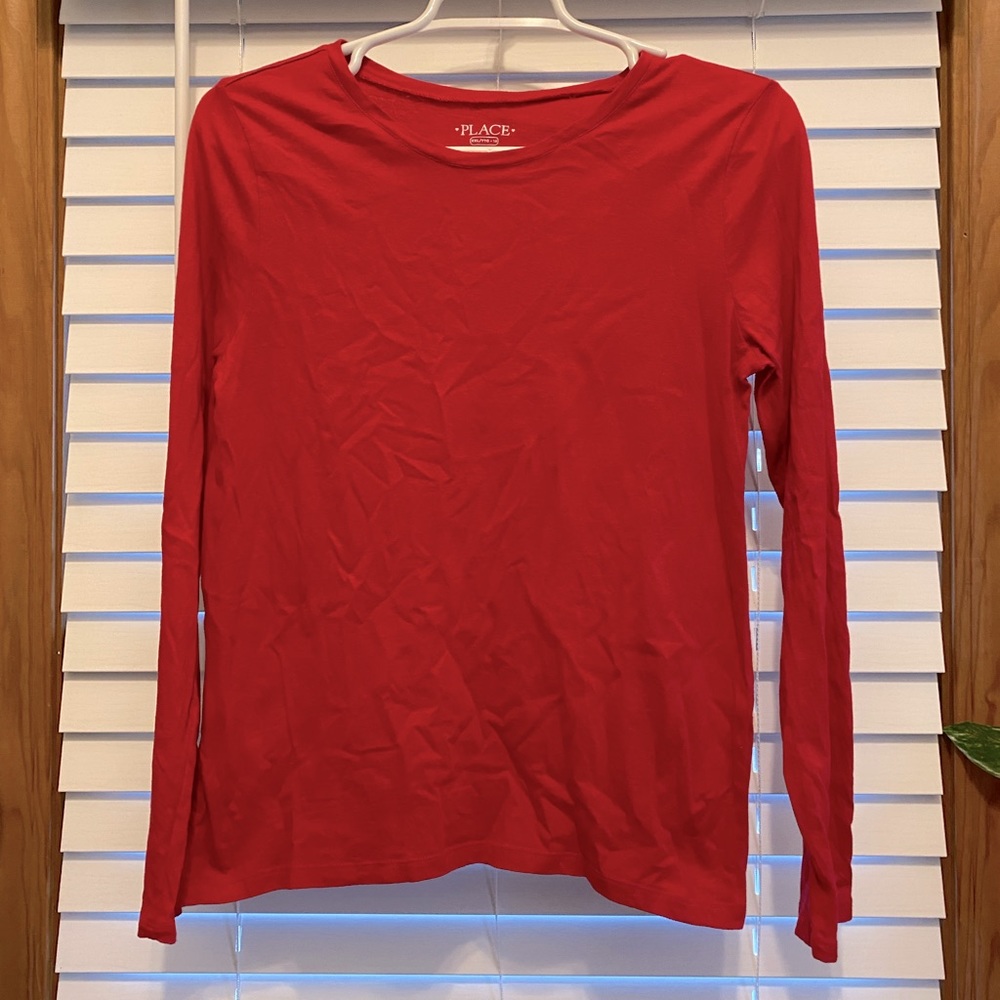 Youth XXL red long sleeved shirt